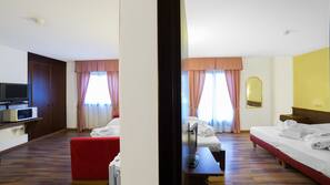 Minibar, una cassaforte in camera, culle/letti per bambini (gratuiti)