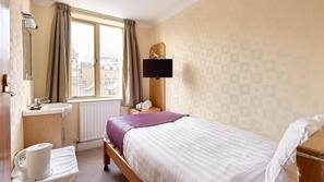 1 bedroom, desk, blackout curtains, free WiFi