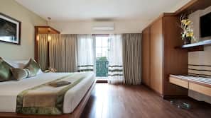 Premium bedding, minibar, in-room safe, desk