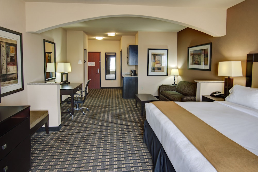 Holiday Inn Express & Suites Paris, Texas, an IHG Hotel