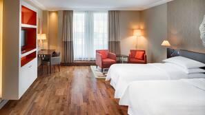 Hochwertige Bettwaren, Minibar, Zimmersafe, Schreibtisch