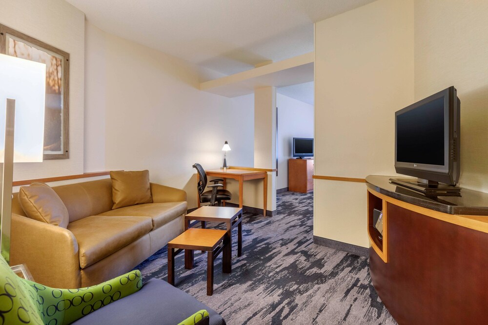 Fairfield Inn & Suites by Marriott Rockford in Rockford Best Rates