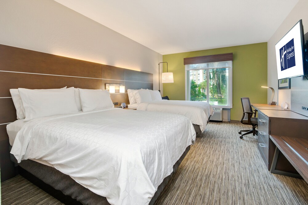 Room, Holiday Inn Express Hotel & Suites Orlando - Apopka, an IHG Hotel