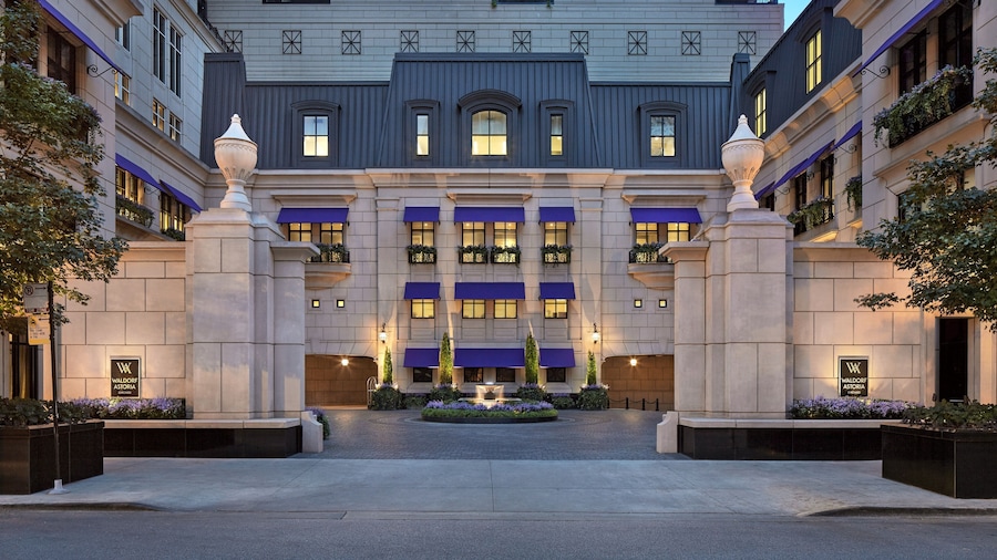 Waldorf Astoria Chicago