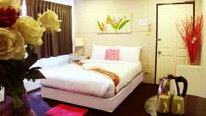 Premium bedding, Select Comfort beds, in-room safe