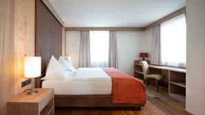 Down duvet, minibar, in-room safe, desk