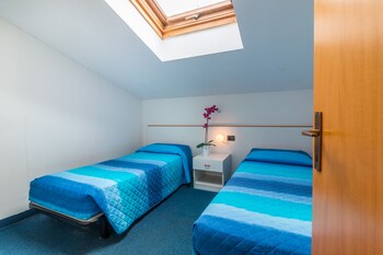 Dating käsi työläinen pisto rasiat