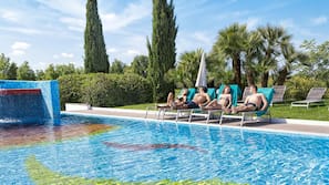 Indoor pool, 2 outdoor pools, pool umbrellas, pool loungers