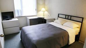 1 bedroom, desk, free WiFi, linens
