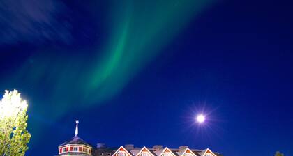 Grand Arctic Hotel
