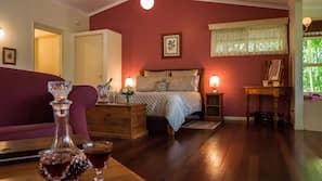 1 bedroom, premium bedding, pillow top beds, individually decorated