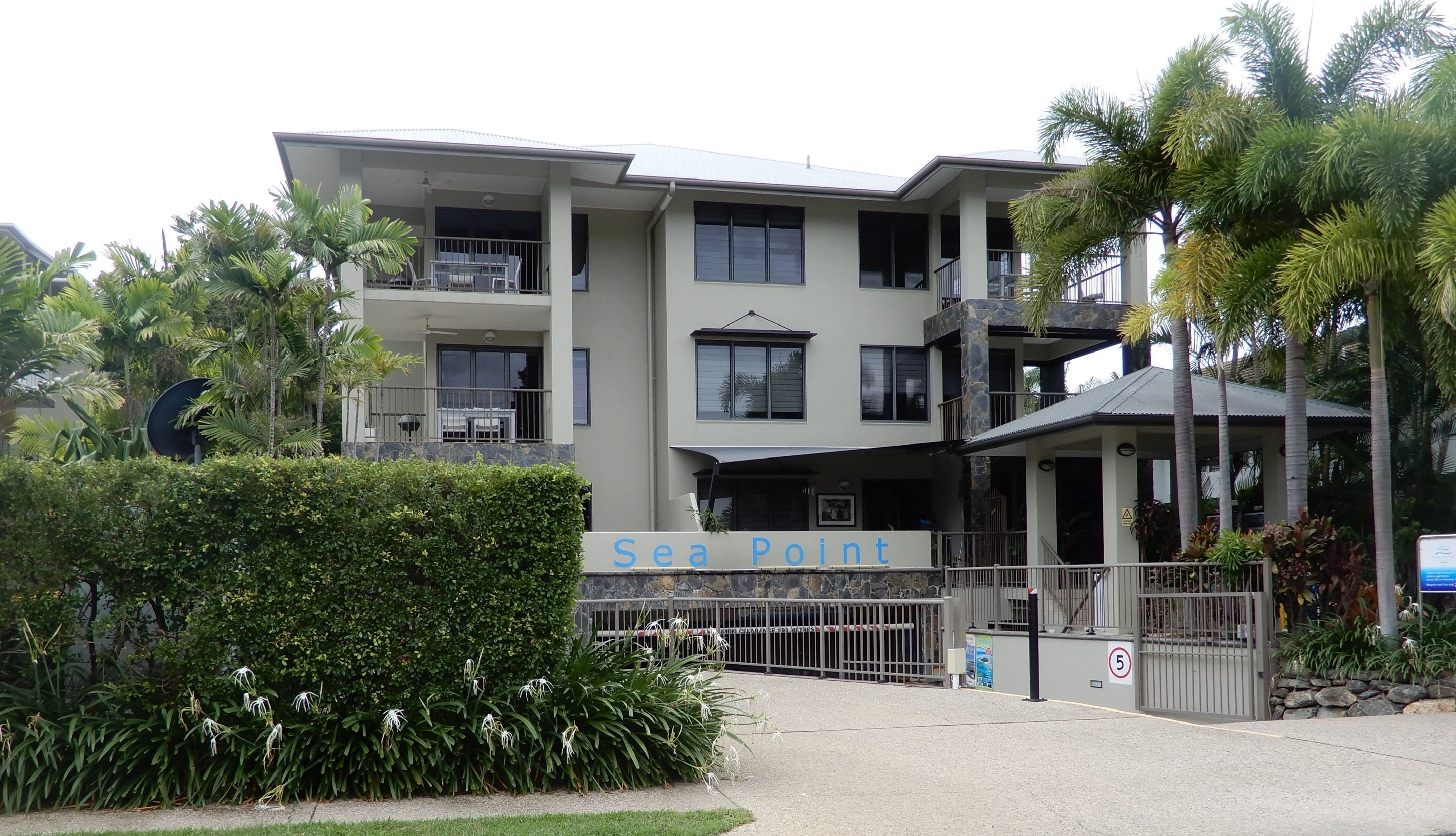 Sea Point On Trinity Beach