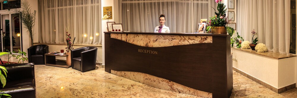 Reception, Hotel Nevis Wellness & SPA