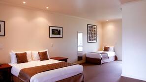 Iron/ironing board, free WiFi, wheelchair access