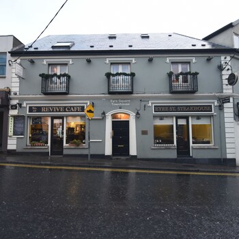 Eyre Square Townhouse