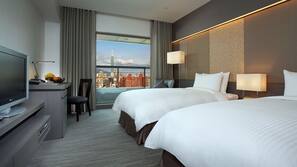 Minibar, in-room safe, desk, blackout drapes