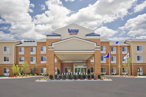 Great Place to stay Fairfield Inn & Suites by Marriott Milwaukee Airport near Oak Creek 