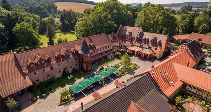 Schlosshotel Weyberhöfe