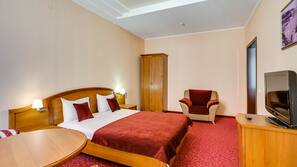 1 Schlafzimmer, hochwertige Bettwaren, Minibar, Zimmersafe