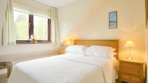Premium bedding, in-room safe, iron/ironing board, free WiFi