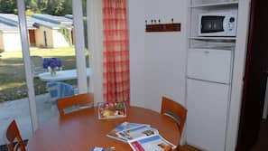 Fridge, microwave, coffee/tea maker, electric kettle