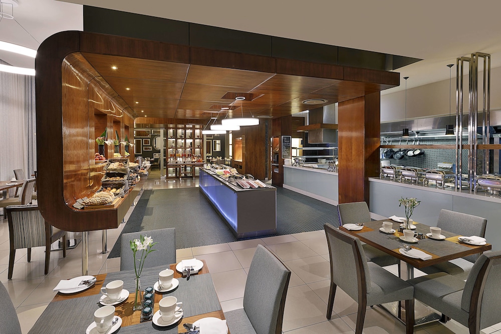 Cape Town Marriott Hotel Crystal Towers in Cape Town Best Rates