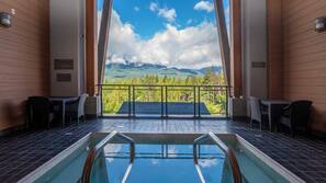 Outdoor spa bath