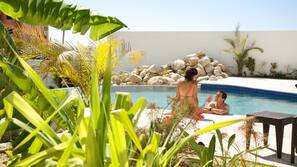 3 piscinas externas, guarda-sóis, espreguiçadeiras