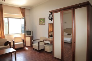 Desk, iron/ironing board, rollaway beds, free WiFi