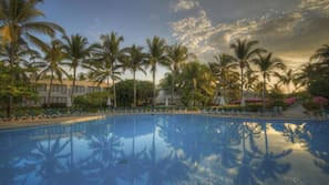 2 outdoor pools, pool umbrellas, sun loungers
