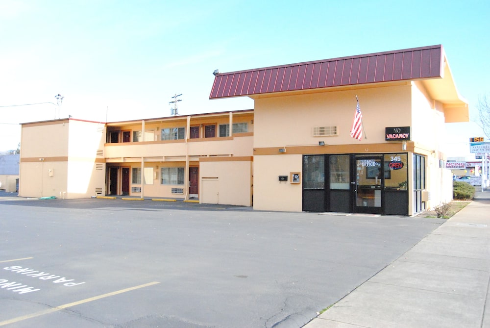 Budget Inn of America in Medford, United States