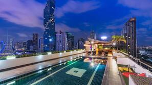 Outdoor pool, pool loungers