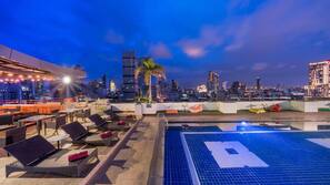Outdoor pool, pool loungers