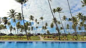 5 outdoor pools, pool umbrellas, sun loungers