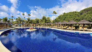 5 outdoor pools, pool umbrellas, sun loungers