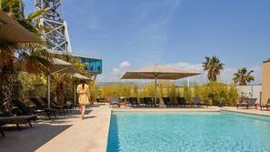 Piscine extérieure (ouverte en saison)