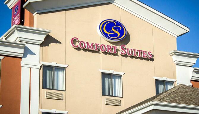 Comfort Suites Sanford In Sanford Nc Expedia