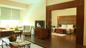 Minibar, desk, soundproofing, free cots/infant beds