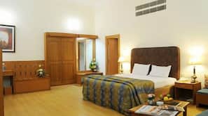 Minibar, cots/infant beds, rollaway beds, WiFi