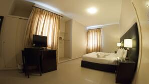 2 chambres, surmatelas, minibar, coffre-forts dans les chambres