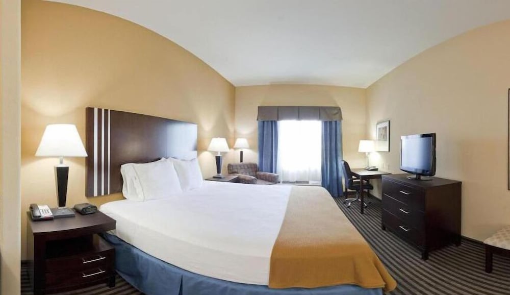 Holiday Inn Express Hotel & Suites Okmulgee, an IHG Hotel