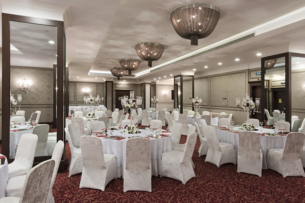 Holiday Inn Istanbul Sisli, an IHG Hotel