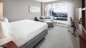 Premium bedding, in-room safe, desk, iron/ironing board