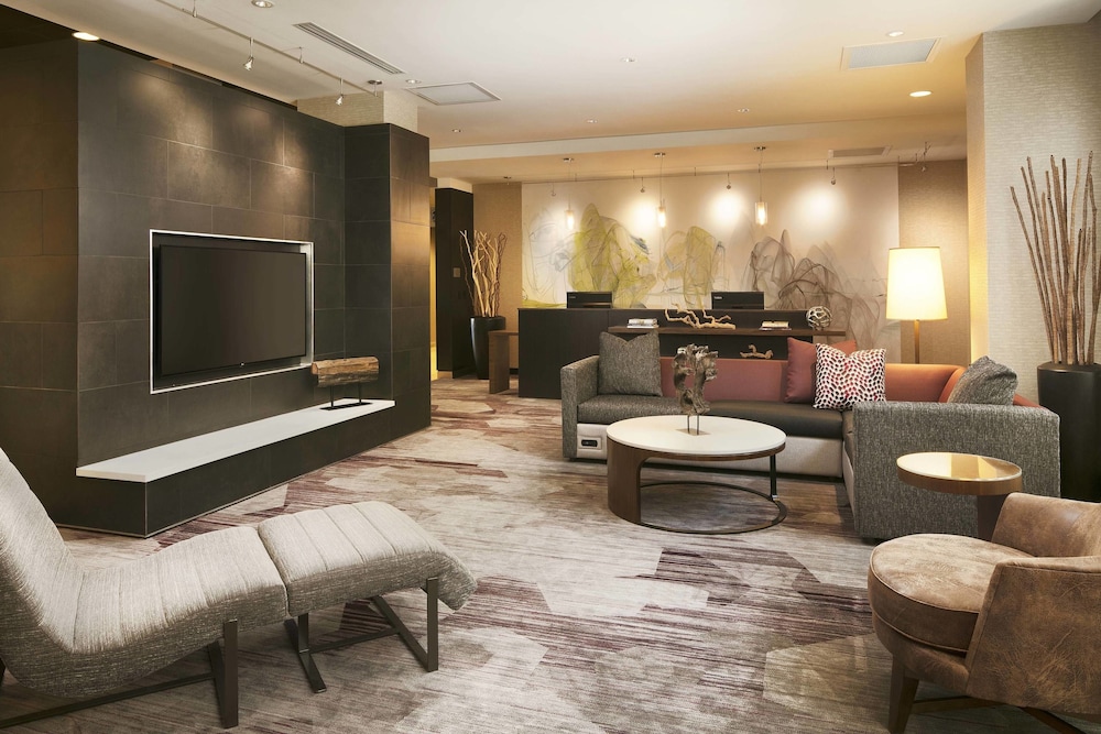 Courtyard By Marriott Indianapolis Downtown 2018 Room S 135 Exterior Featured Image Lobby