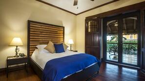 Ropa de cama de alta calidad, edredones de plumas, minibar y caja fuerte
