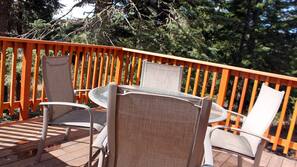 Individually decorated, individually furnished, free cribs/infant beds