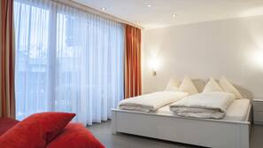 Couette en duvet d'oie, coffre-forts dans les chambres, bureau