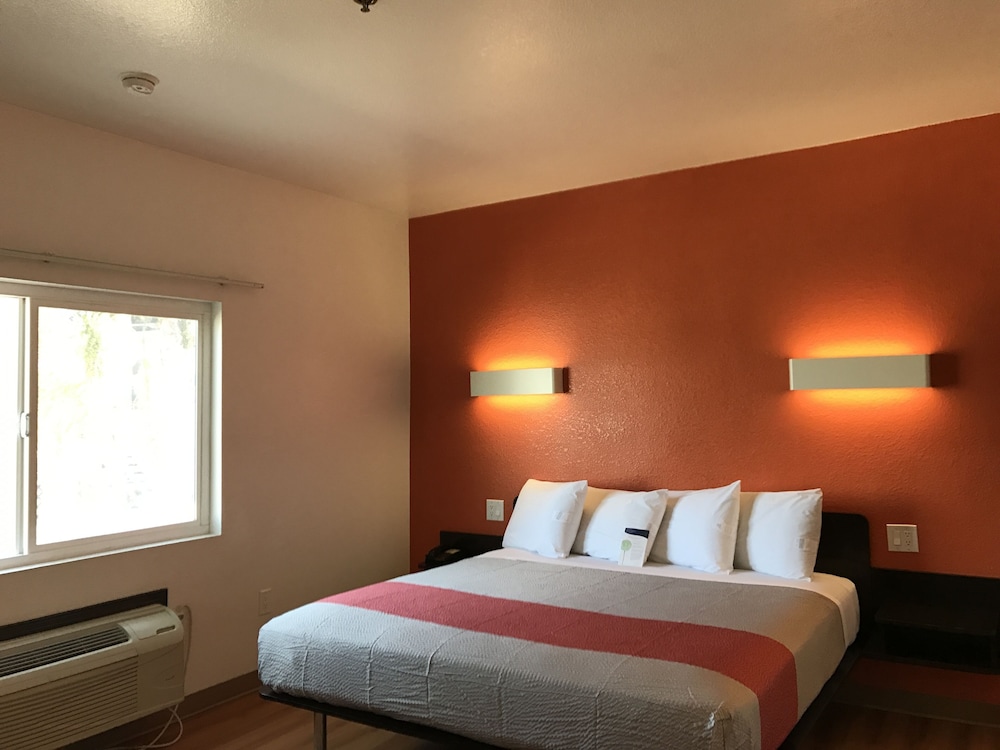 Motel 6 Costa Mesa, CA - Newport Beach in Costa Mesa | Best Rates u0026 Deals  on Orbitz