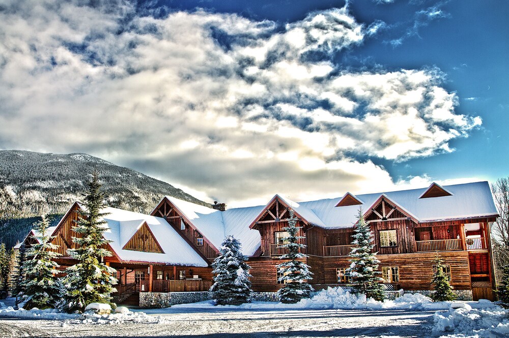 Glacier House Resort, Revelstoke: 2019 Room Prices ...