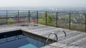 Piscine couverte, piscine extérieure